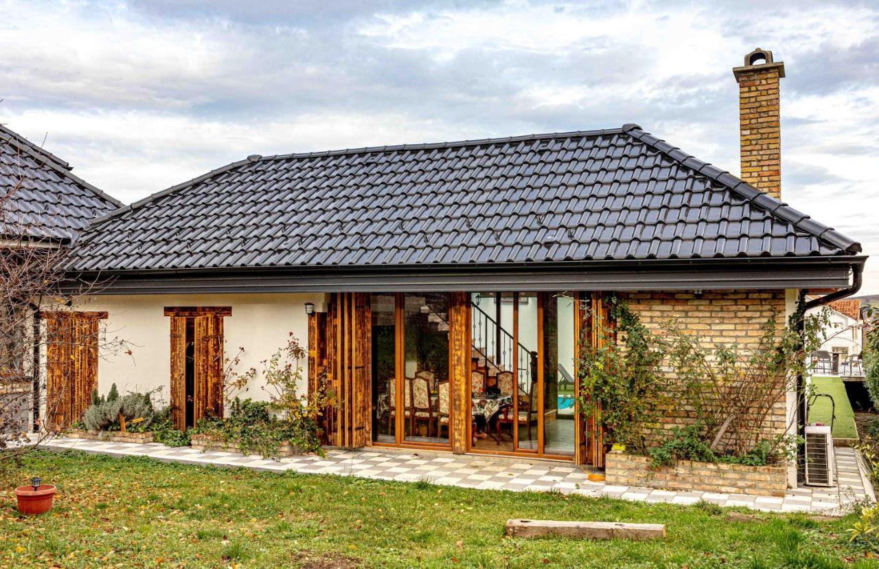 City Escape Luxury Villa Zuce Екстериор снимка