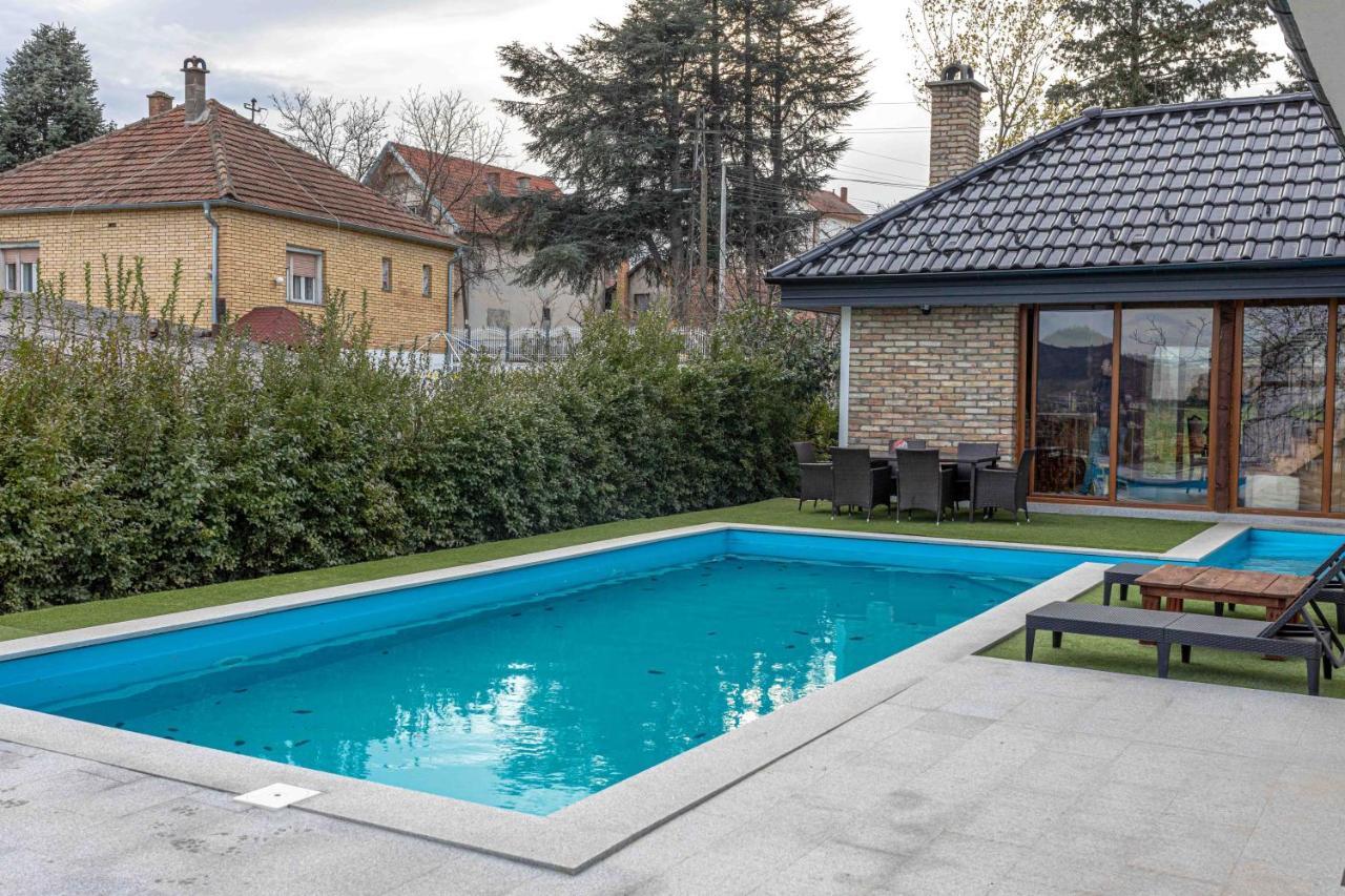 City Escape Luxury Villa Zuce Екстериор снимка