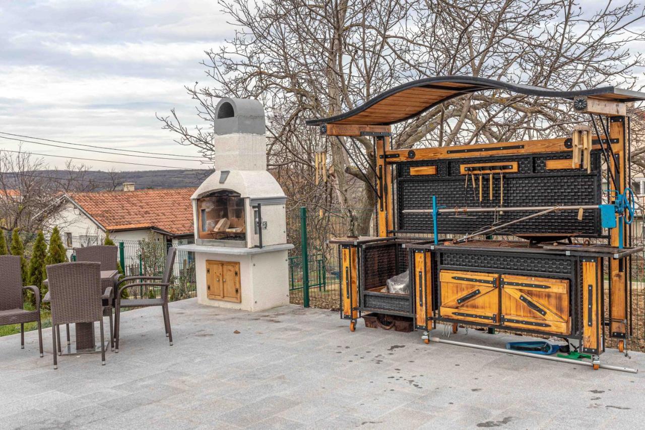 City Escape Luxury Villa Zuce Екстериор снимка
